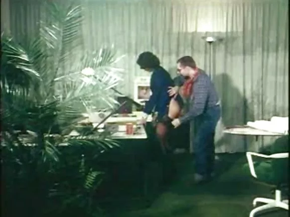 Vintage anal clip a kan jama'ar Jamus - babban sakatare ya sami rawar gani mai ban mamaki.