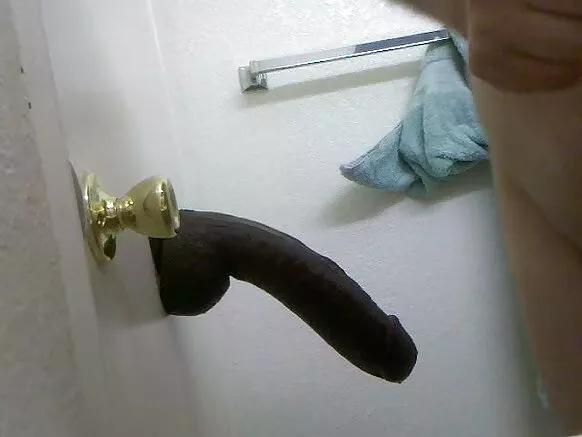 Bidiyon tsuliya na gida mai nishadi tare da nishadi mai son dildo.