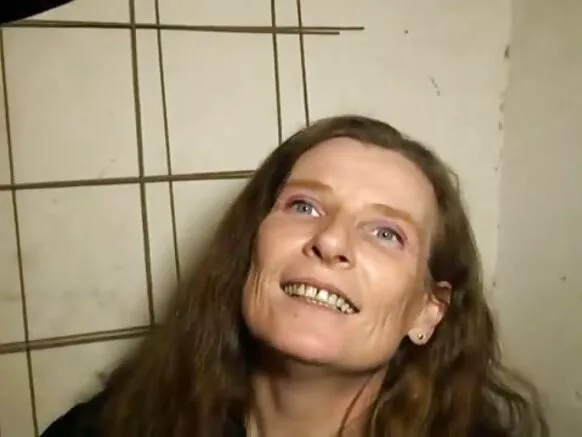 Eliza gangbang a cikin bidiyo na tsuliya tare da Mandingo daga ma'aikata.
