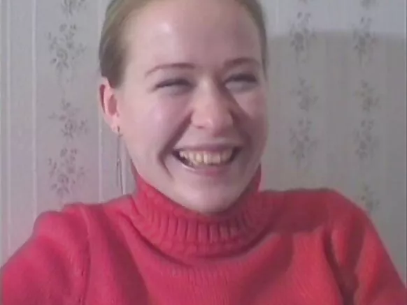 Blonde ta yaudari dubura Lisa Ann ta cire rigar ta samu.