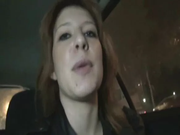 Deborah tsuliya ta fara cin duri, jima'i na tsuliya a cikin rukuni uku.