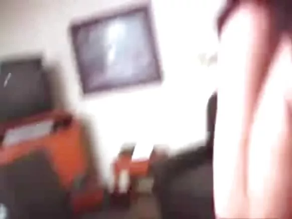 2 madauri ga yarinya sissy 1 tare da babban jaki, bugun tsuliya - daga.